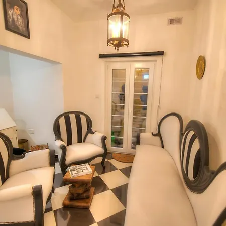 Spectacular Spacious House With Sun Terrace Ilju1-1 펜션 슬리에마