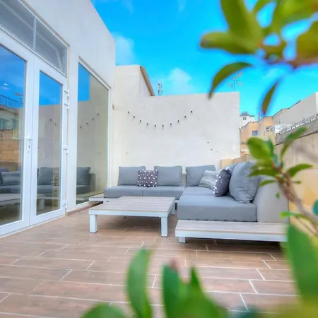 Spectacular Spacious House With Sun Terrace Ilju1-1 Sliema